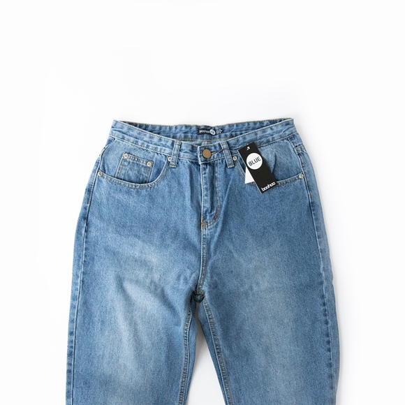 NWT ♡ High Rise Mid Wash Mom Jeans, Size 8, SALE! - Picture 4 of 6